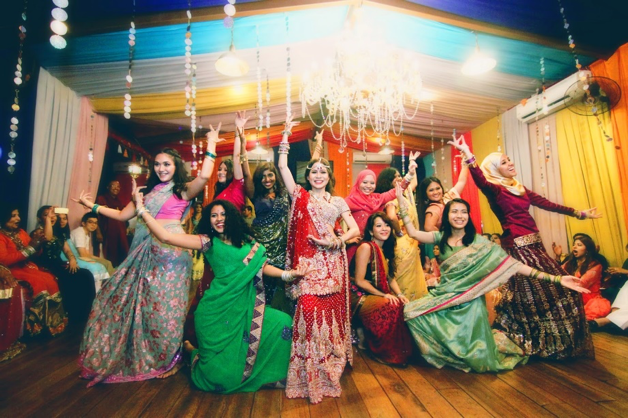 Karangan Pakaian Tradisional Rakyat Malaysia osnmey