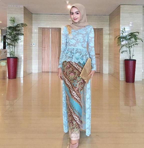 Trend Kebaya  Wanita Popular 2019 MyBaju Blog